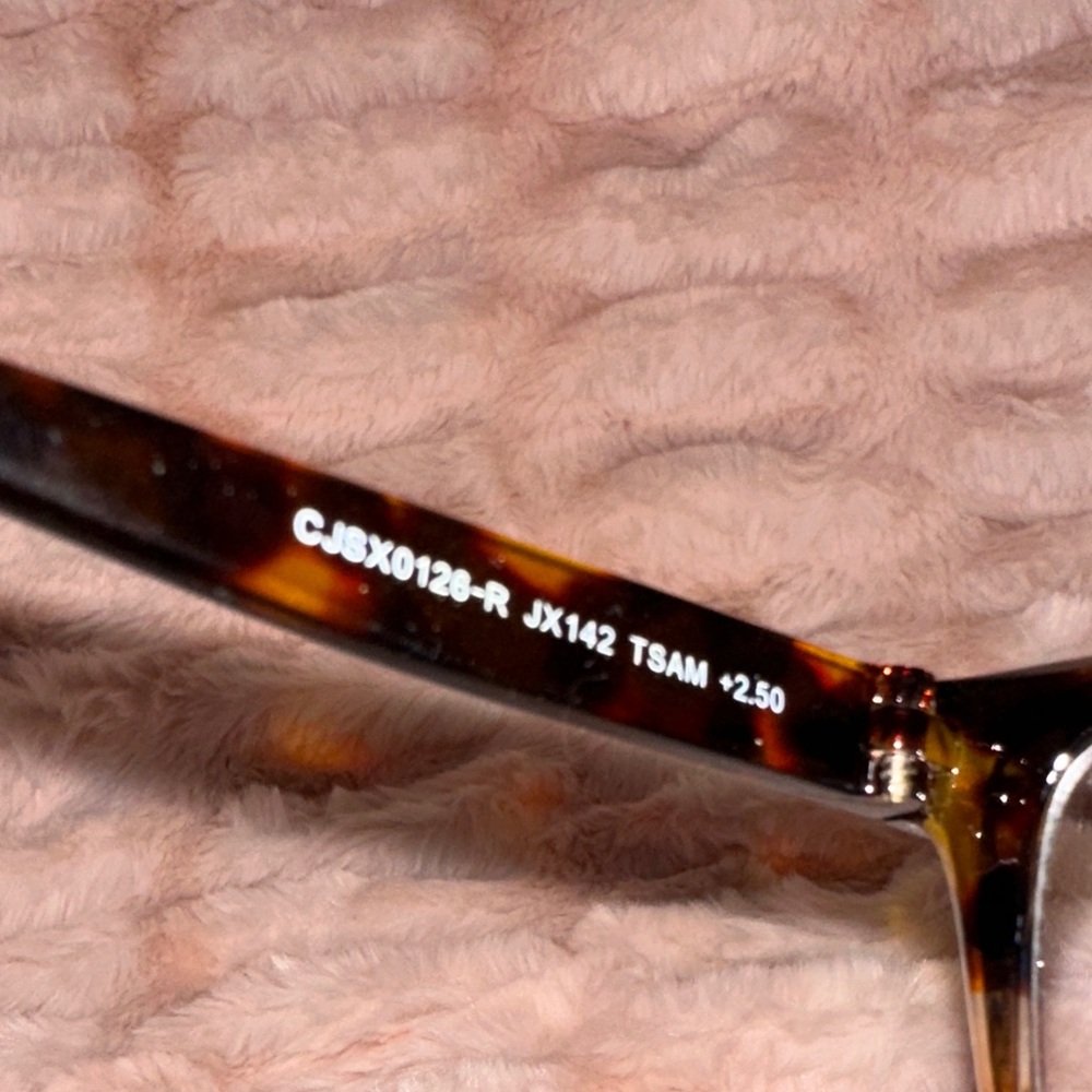 Stylish Reader Eyeglass Set - image 6